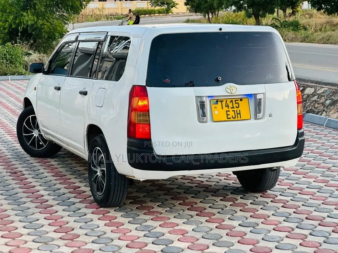 Toyota Succeed 2005 White