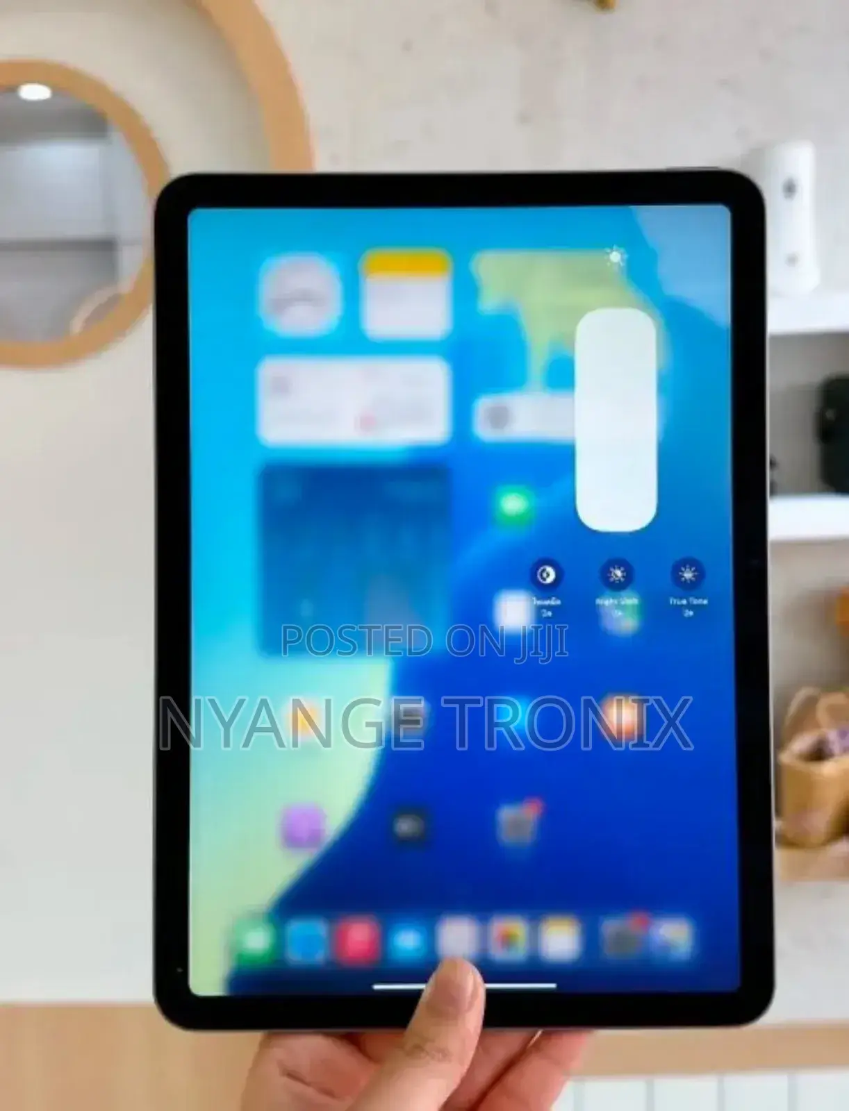 New Apple iPad 5 (2022) 64 GB Silver