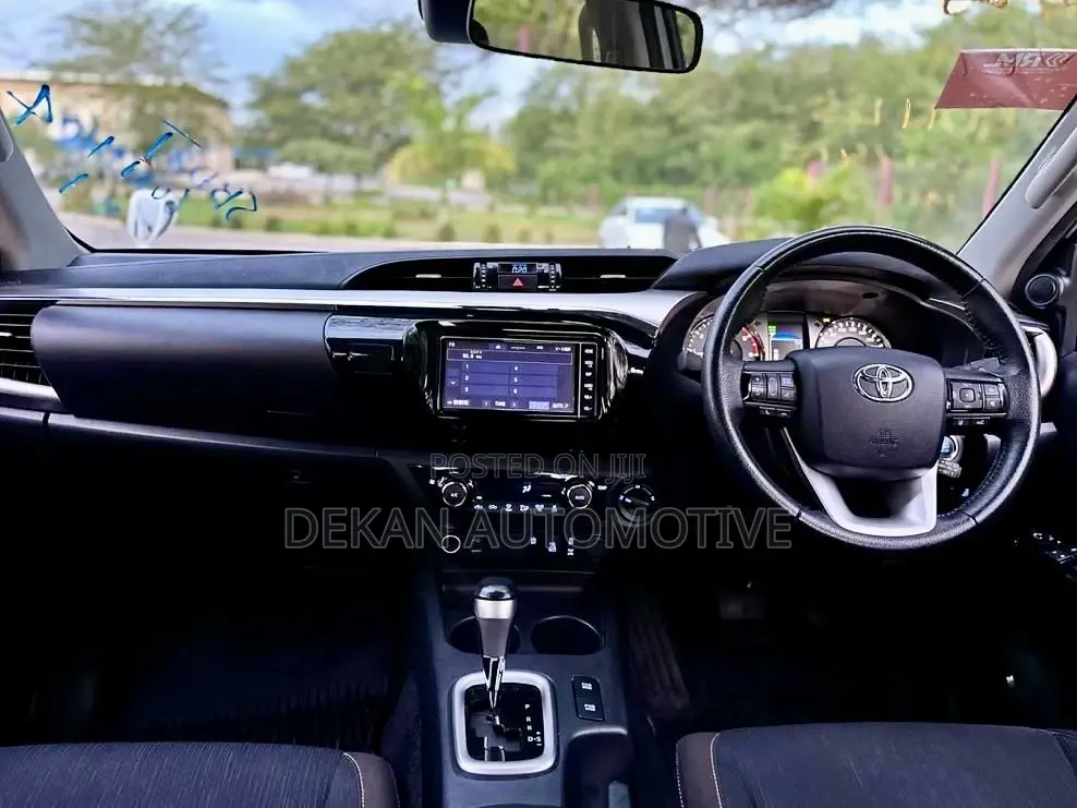 Toyota Hilux 2.4 Diesel 2020 White