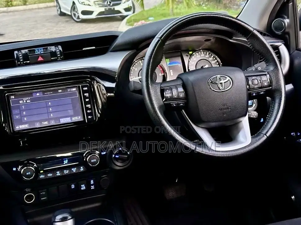Toyota Hilux 2.4 Diesel 2020 White