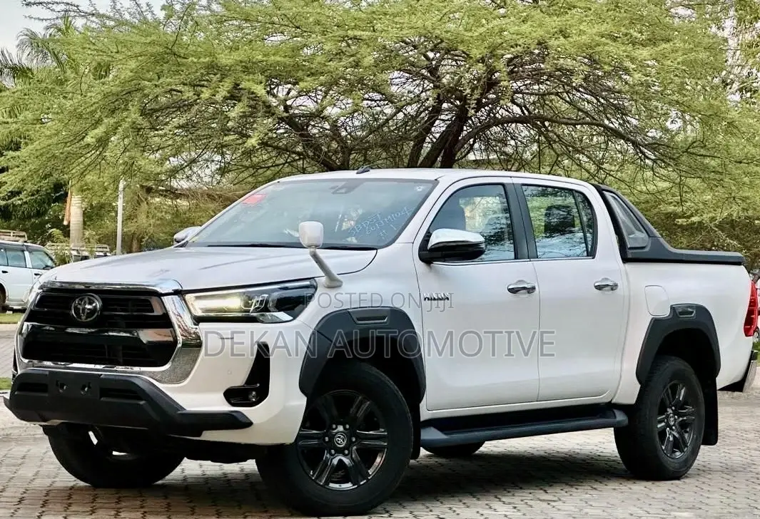 Toyota Hilux 2.4 Diesel 2020 White