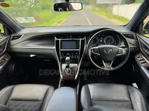 Toyota Harrier 2.5 Hybrid 4WD 2015 White