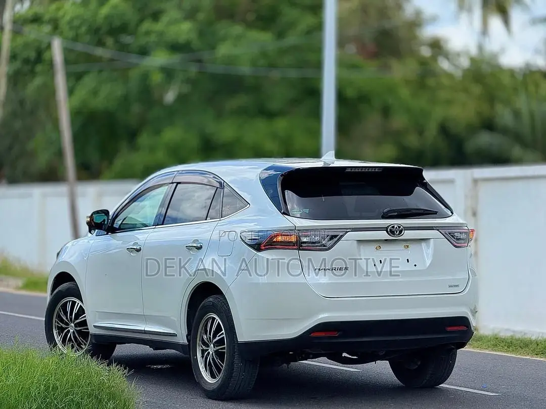 Toyota Harrier 2.5 Hybrid 4WD 2015 White