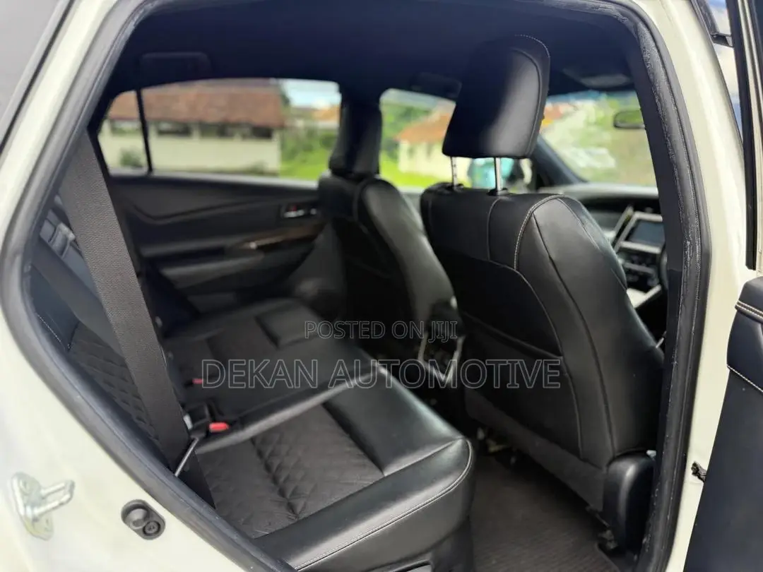 Toyota Harrier 2.5 Hybrid 4WD 2015 White
