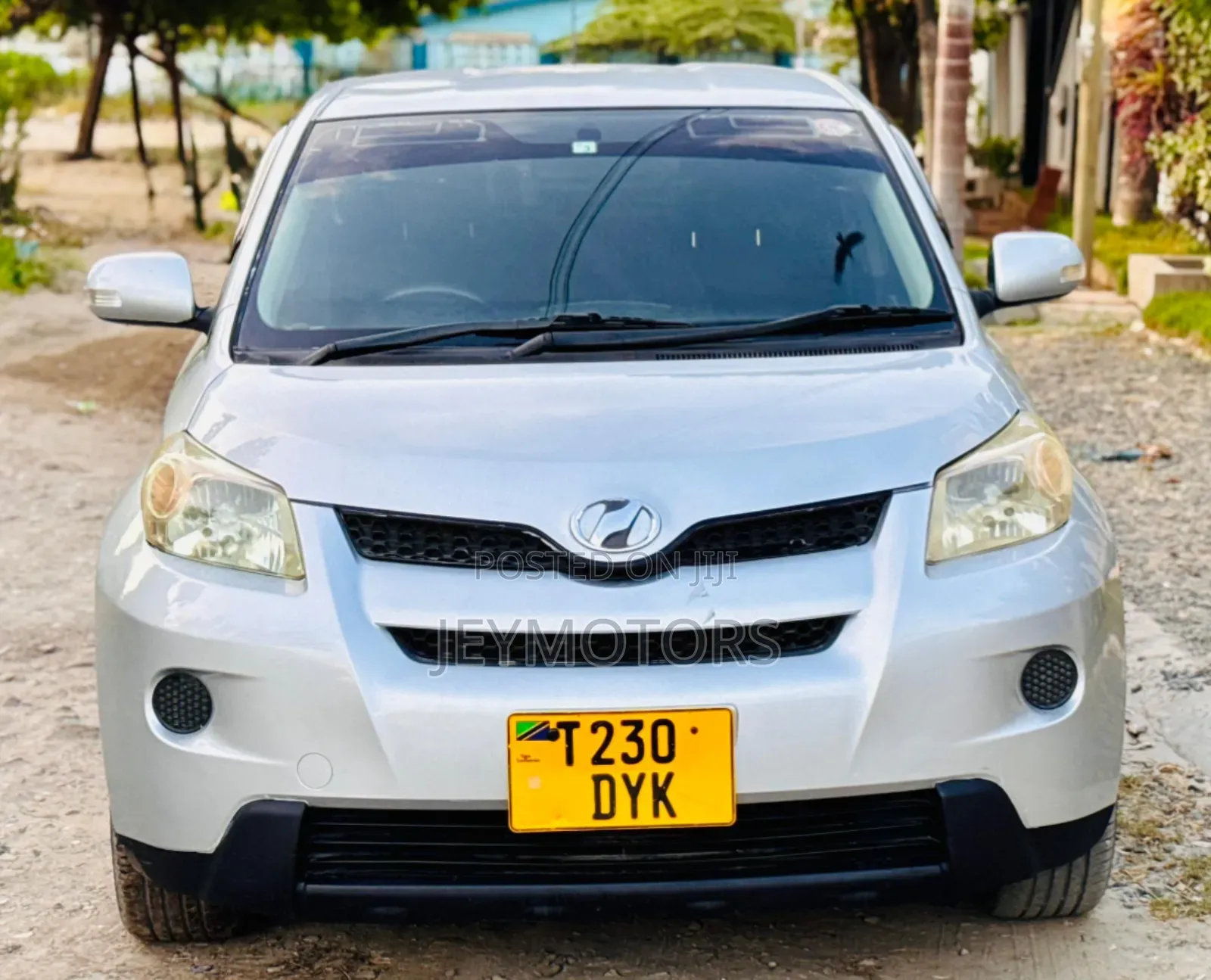 Toyota IST 2010 Silver