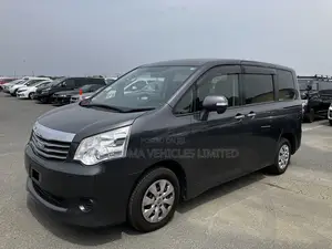 Toyota Noah 2006 Gray