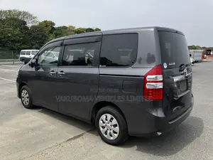 Toyota Noah 2006 Gray