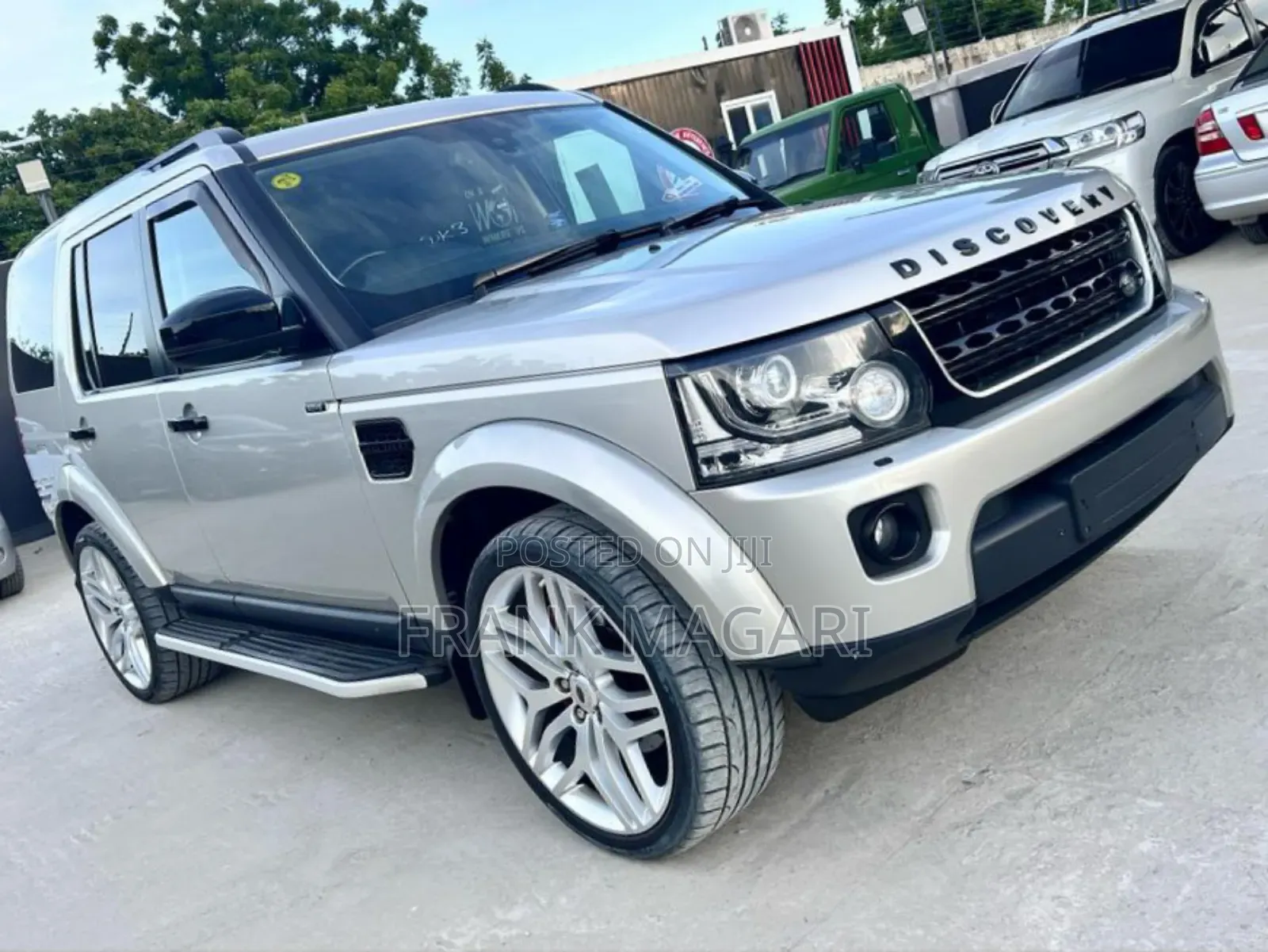 Land Rover Discovery 2016 Gold