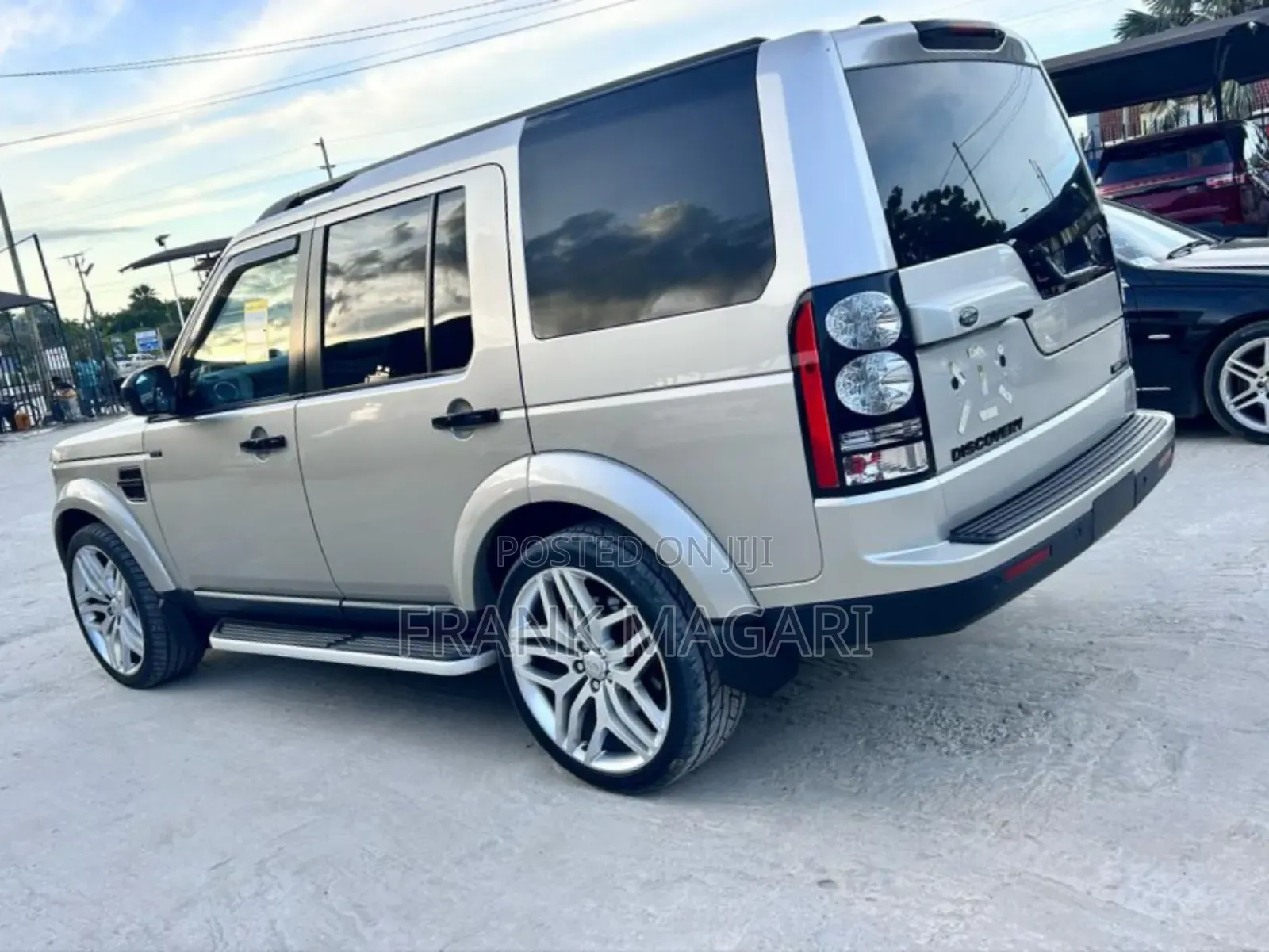 Land Rover Discovery 2016 Gold