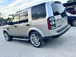 Land Rover Discovery 2016 Gold