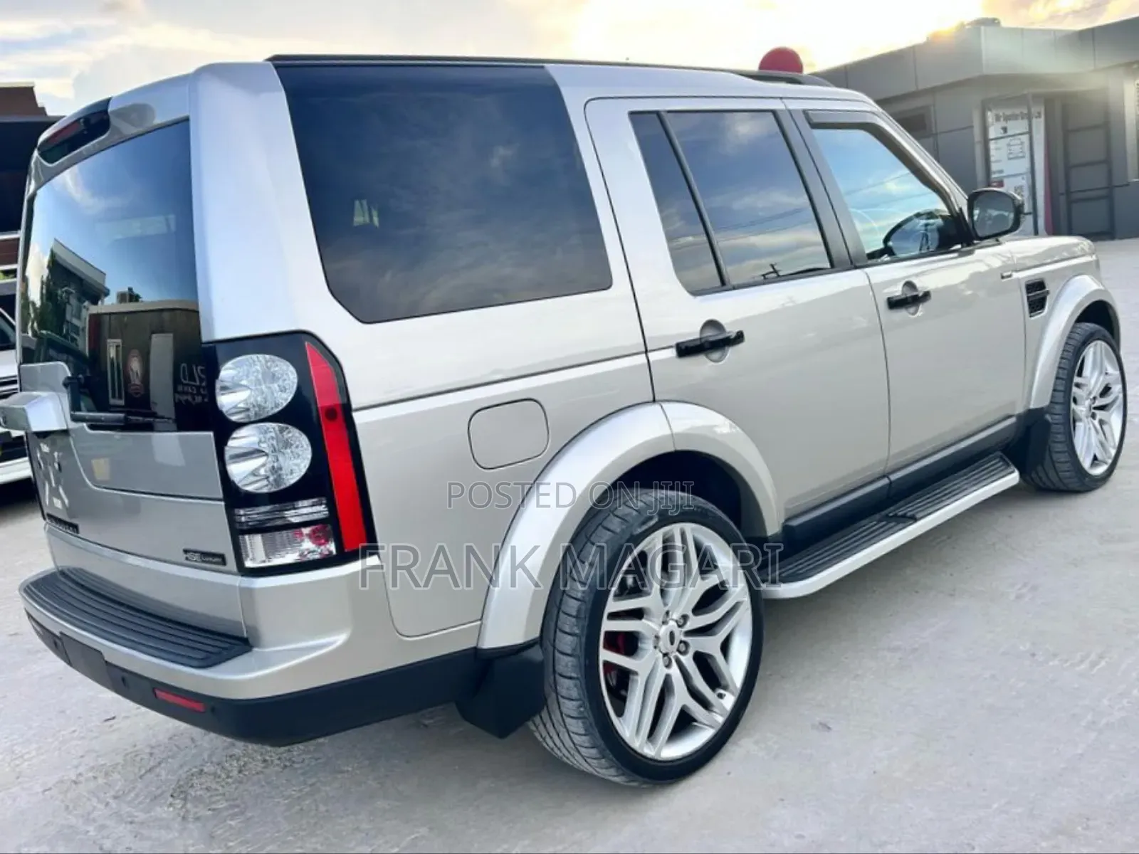 Land Rover Discovery 2016 Gold
