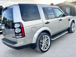 Land Rover Discovery 2016 Gold
