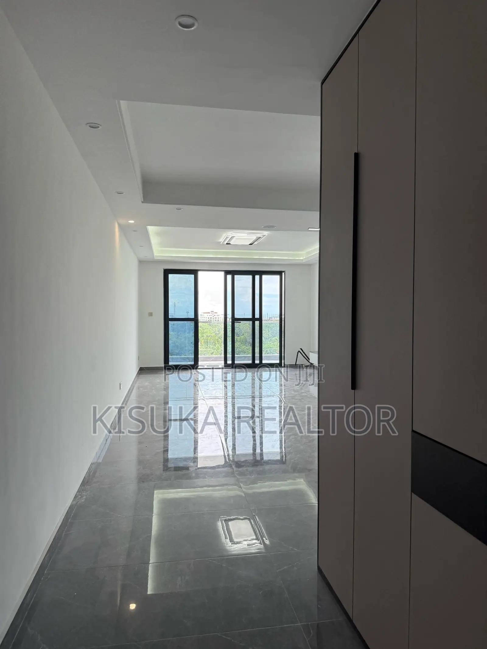 Furnished 4bdrm Penthouse in Penthouse, Kinondoni for rent