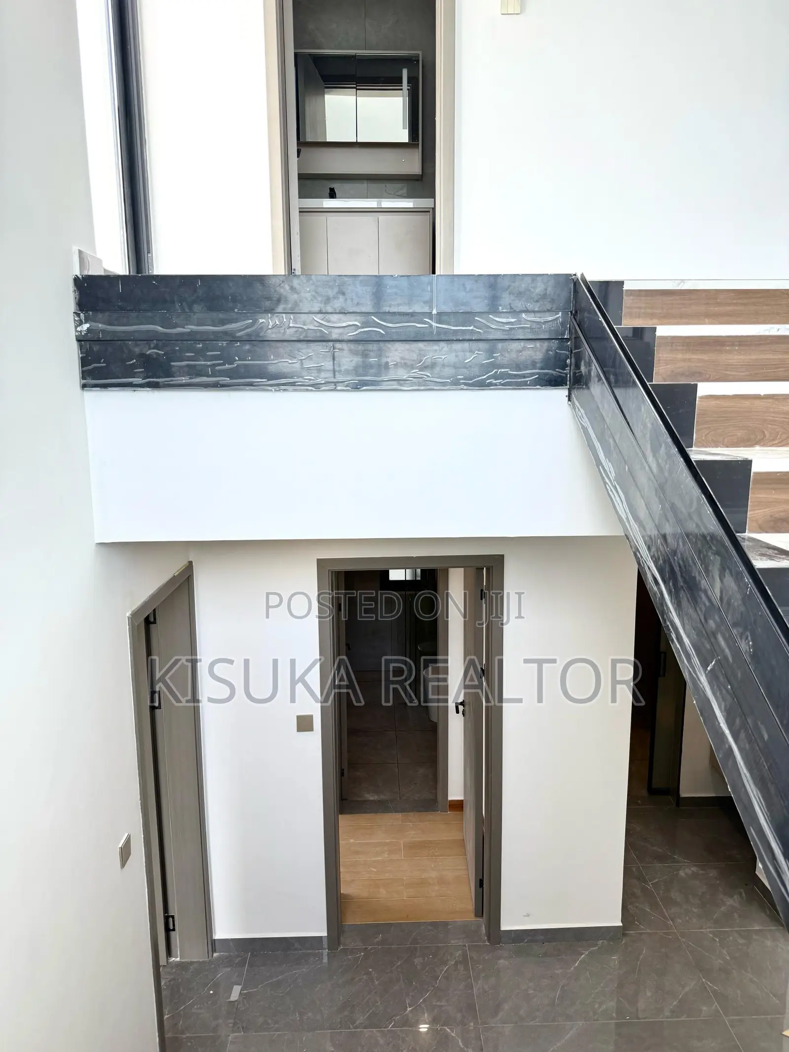 Furnished 4bdrm Penthouse in Penthouse, Kinondoni for rent