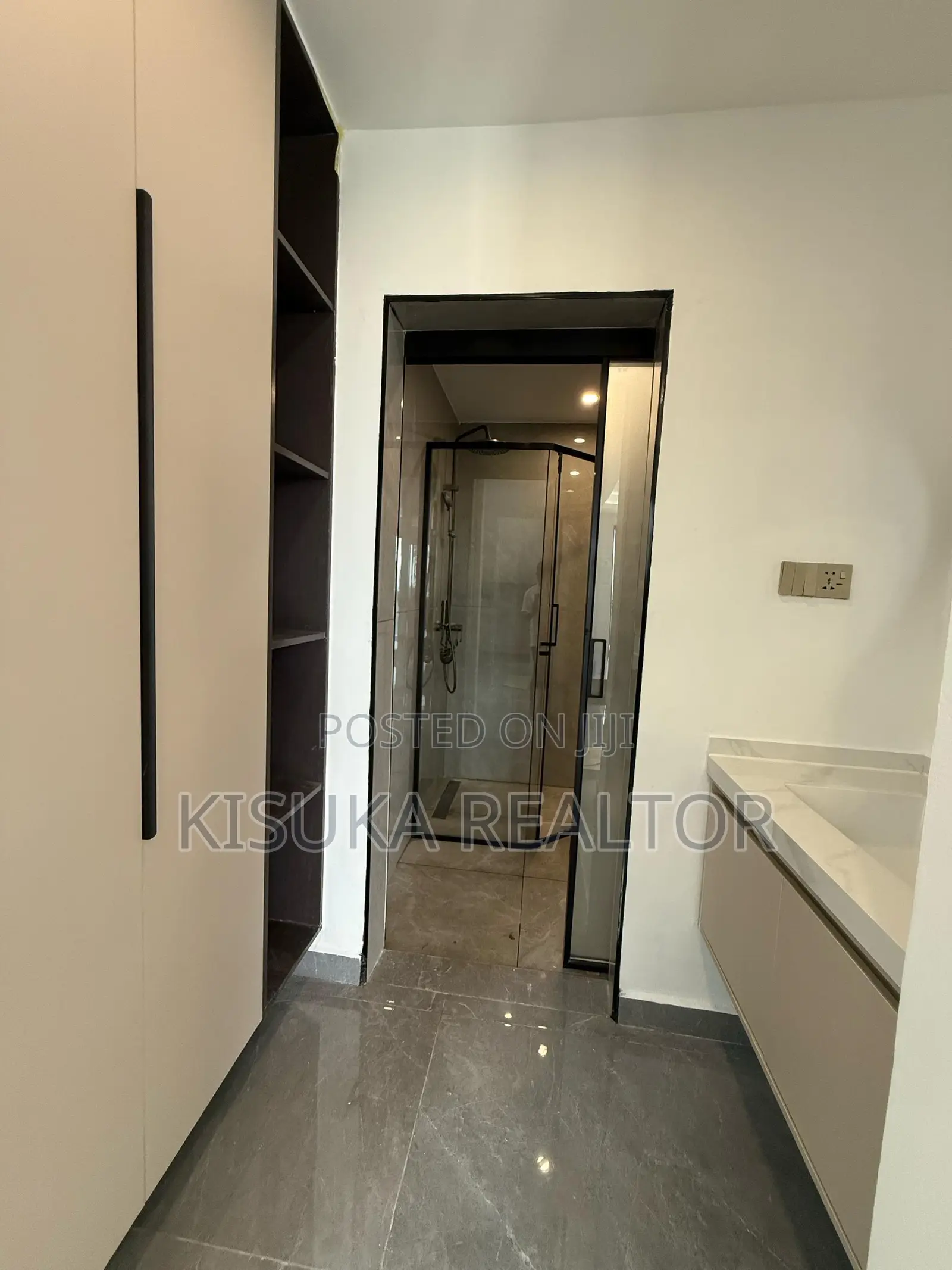 Furnished 4bdrm Penthouse in Penthouse, Kinondoni for rent