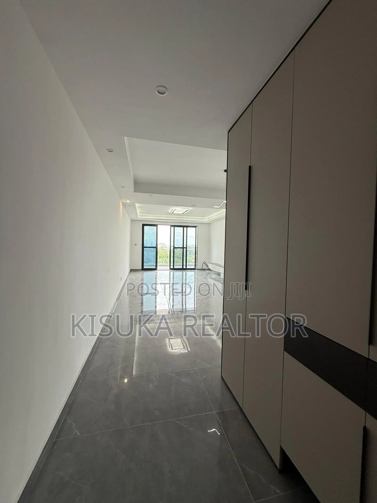 Furnished 4bdrm Penthouse in Penthouse, Kinondoni for rent