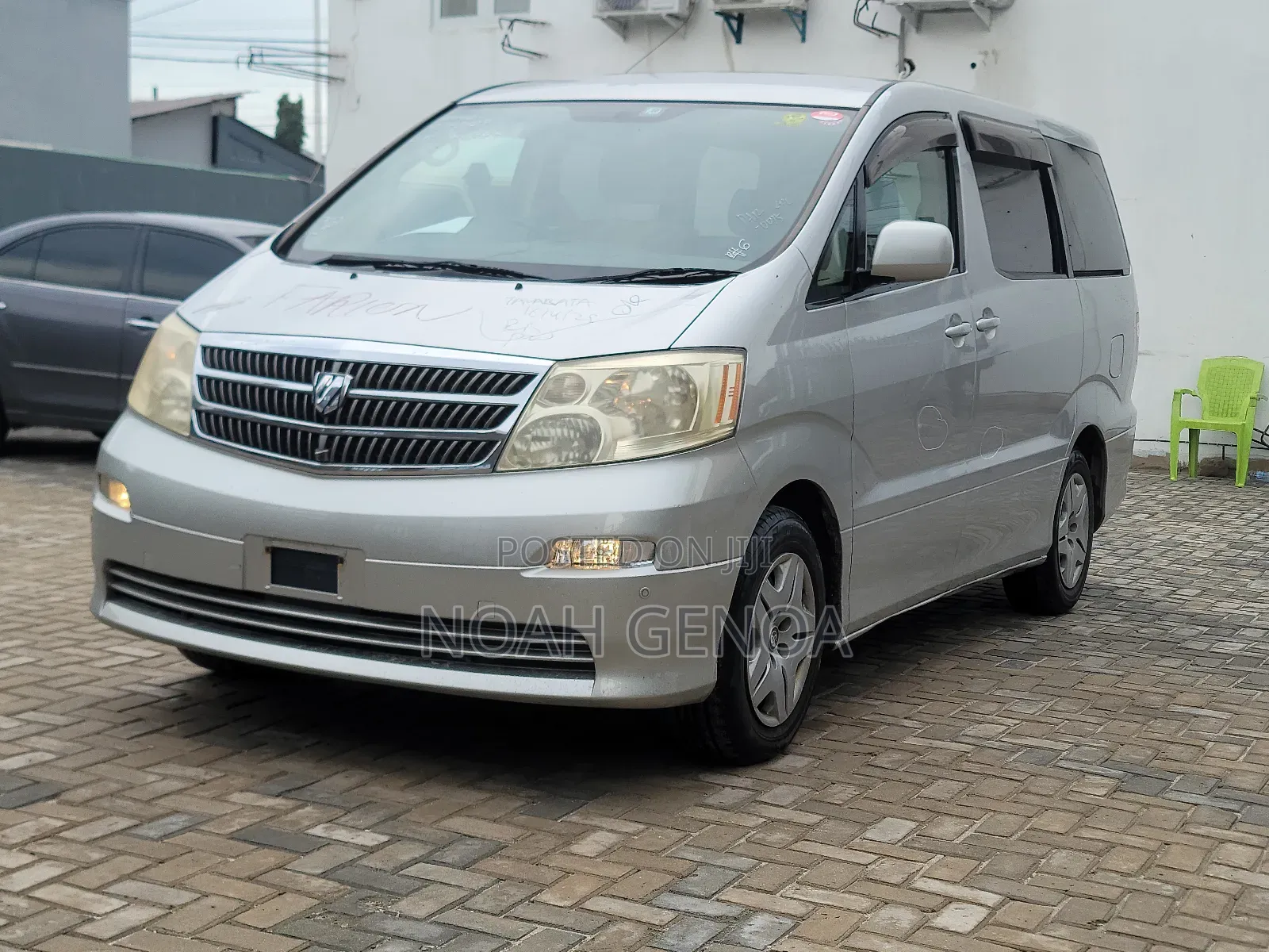 Toyota Alphard 2.4 Petrol AWD 2004 Silver