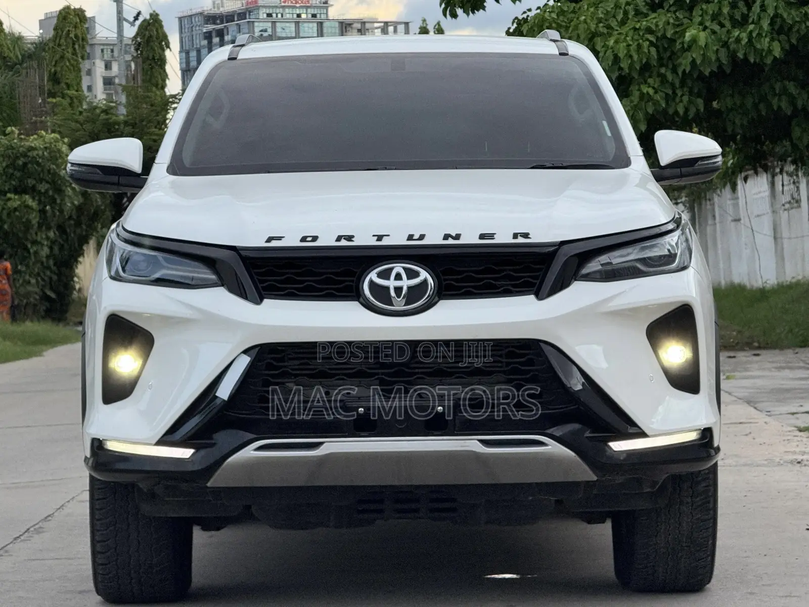 Toyota Fortuner 2.4 D AWD 2023 White