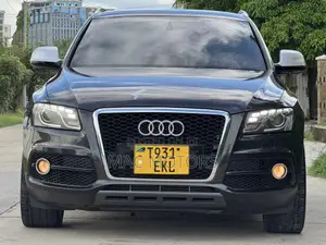 Audi Q5 2.0T Premium Quattro 2011 Black