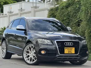 Audi Q5 2.0T Premium Quattro 2011 Black