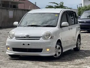Toyota Sienta 2007 White