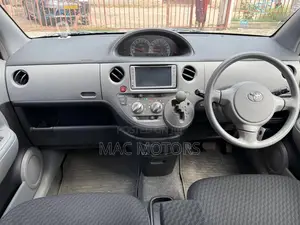Toyota Sienta 2007 White