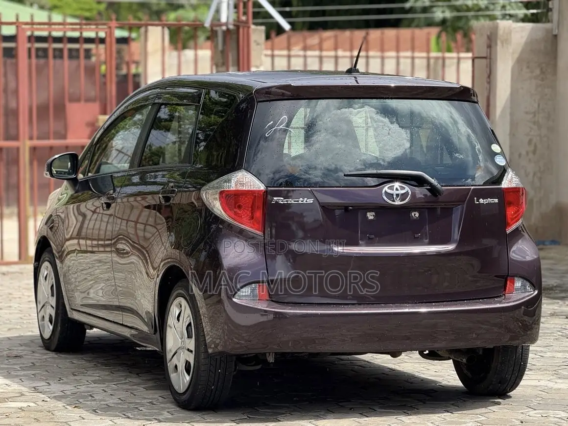 Toyota Ractis 2012 Burgundy