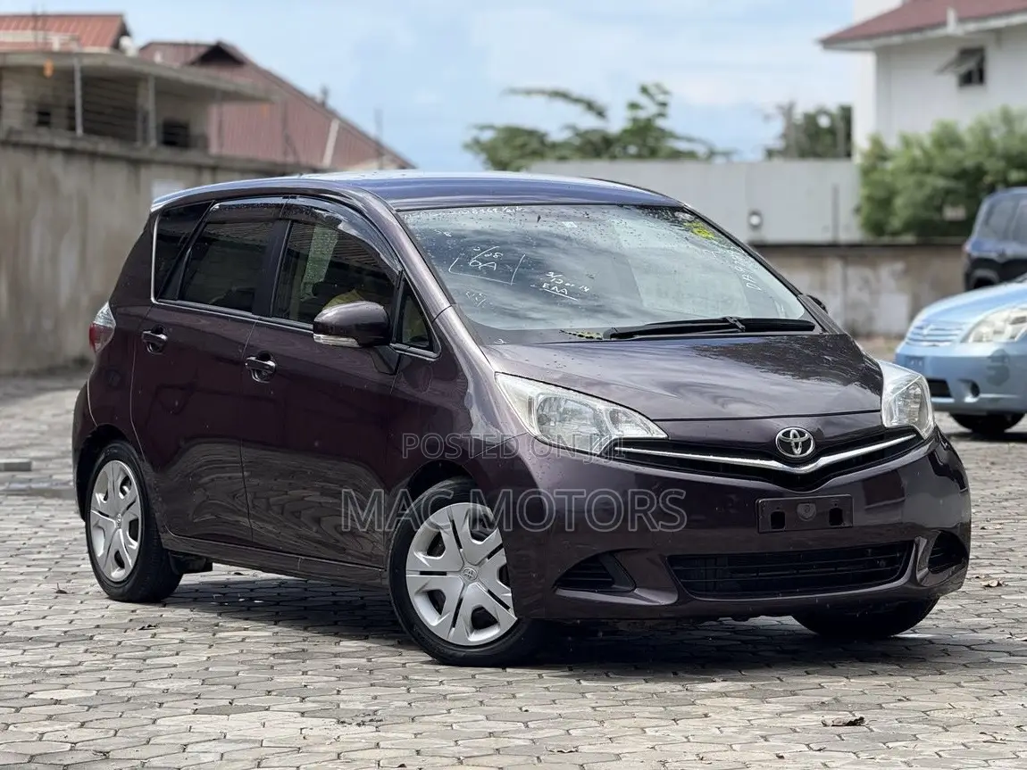 Toyota Ractis 2012 Burgundy