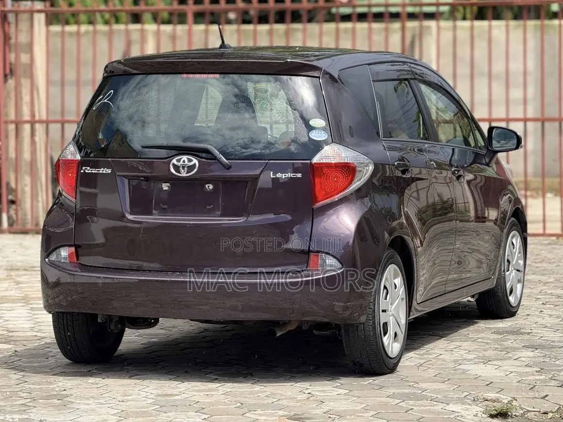Toyota Ractis 2012 Burgundy