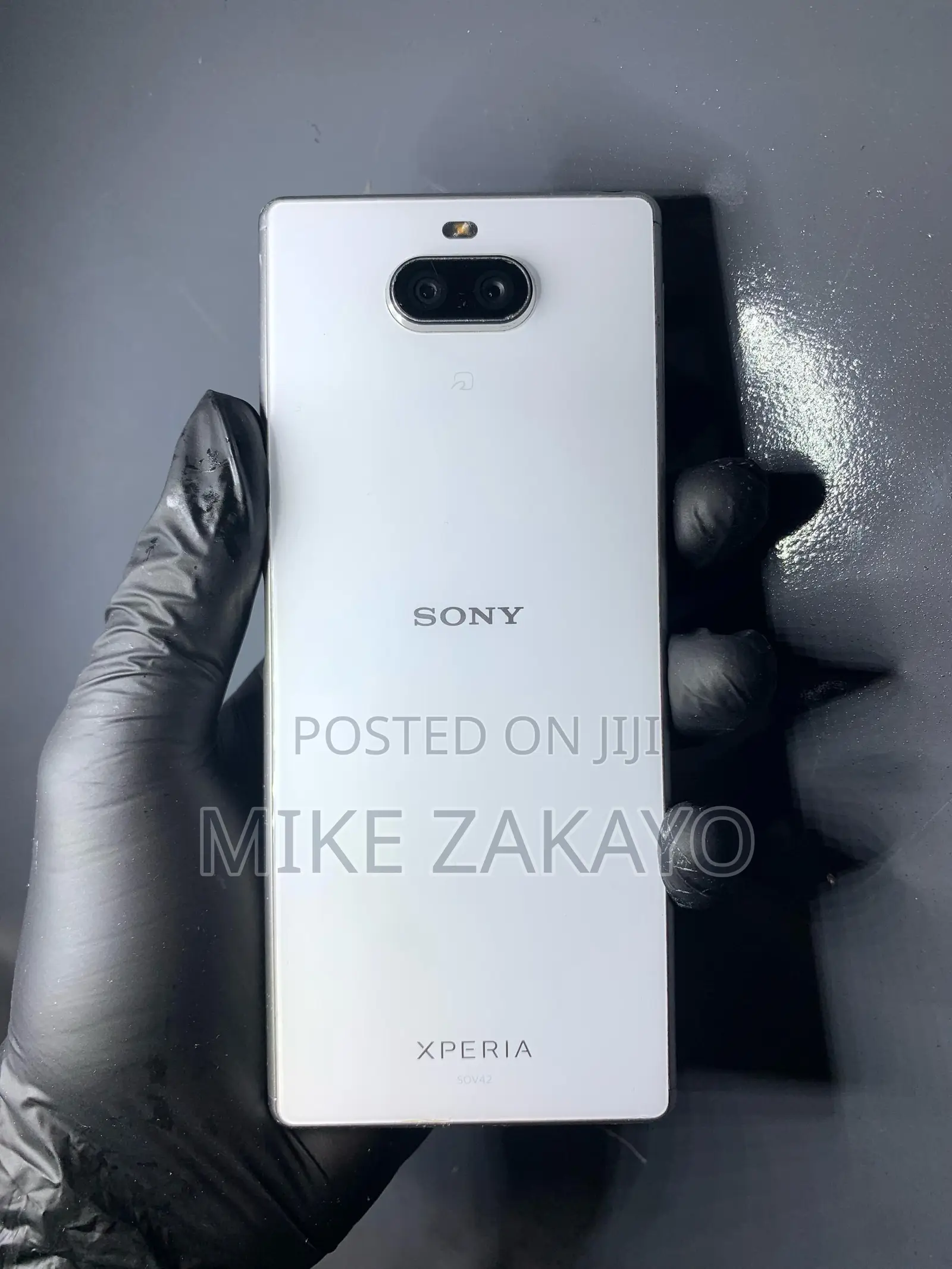 Sony Xperia 8 SOV42 64 GB White