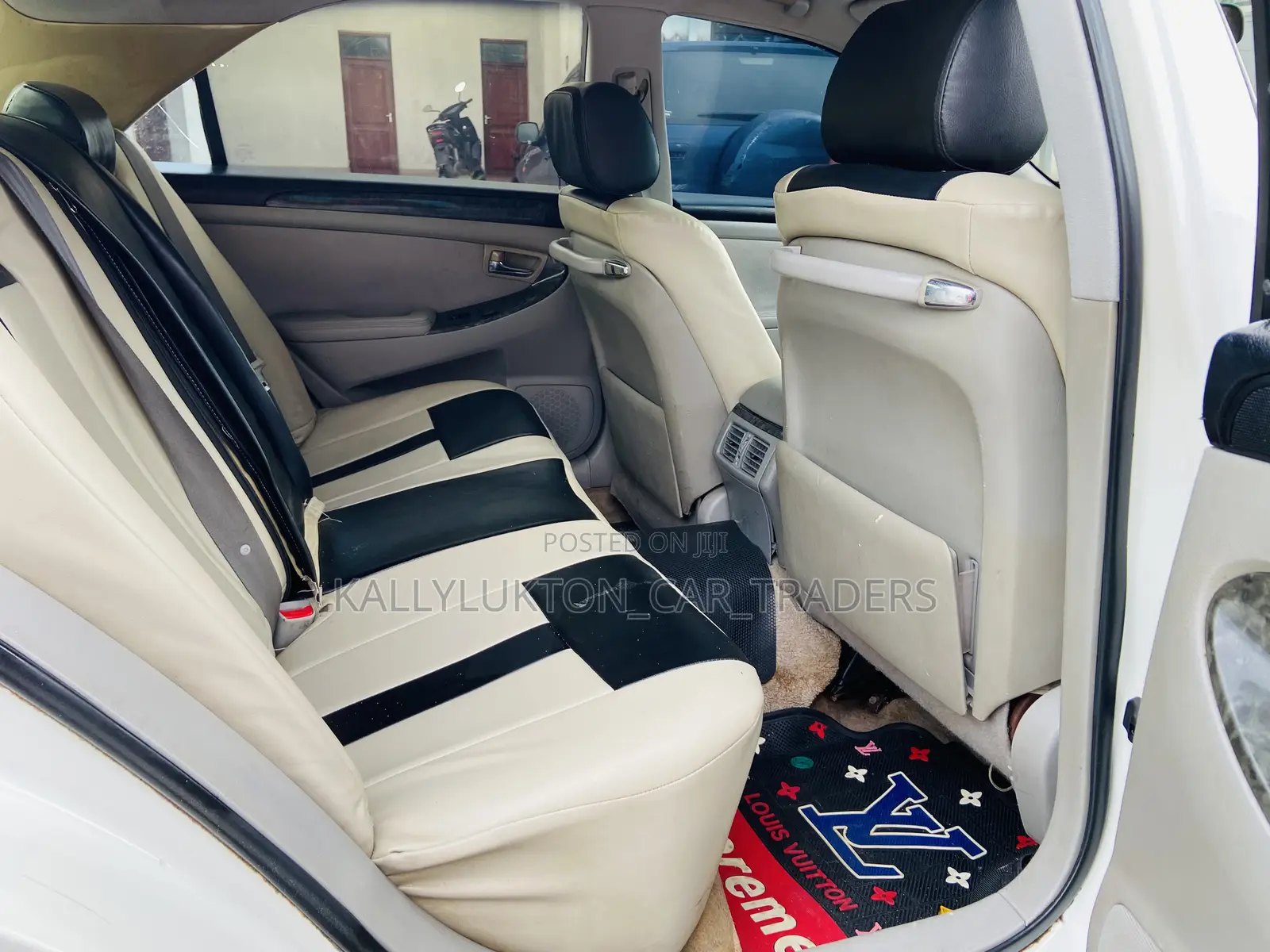 Toyota Crown Royale 2005 White