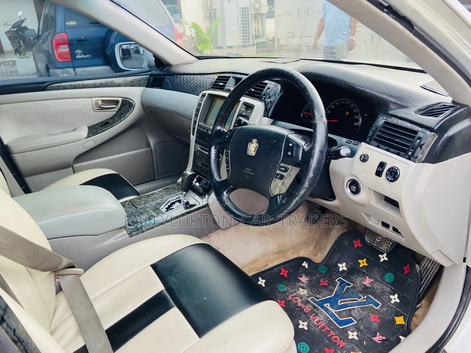 Toyota Crown Royale 2005 White