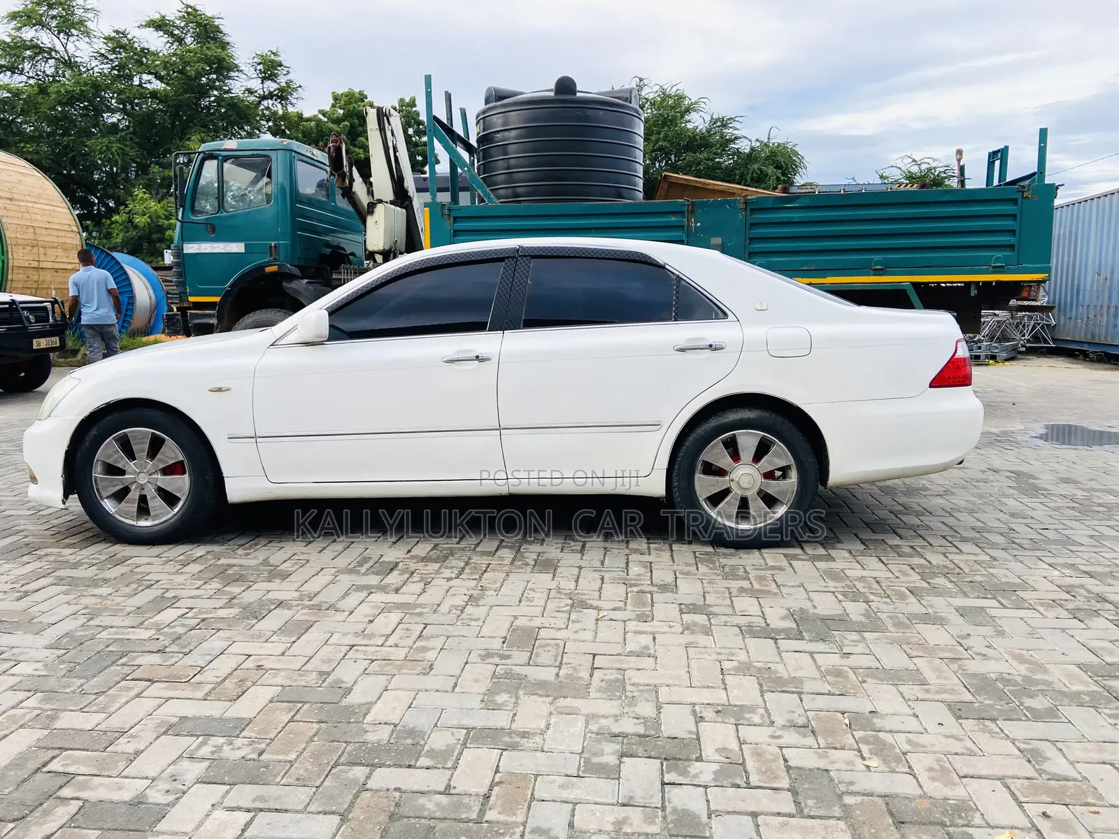 Toyota Crown Royale 2005 White