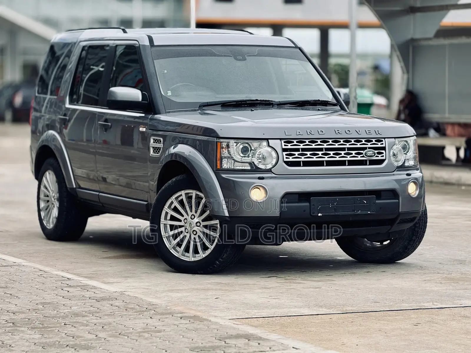 Land Rover Discovery 2013 Gray