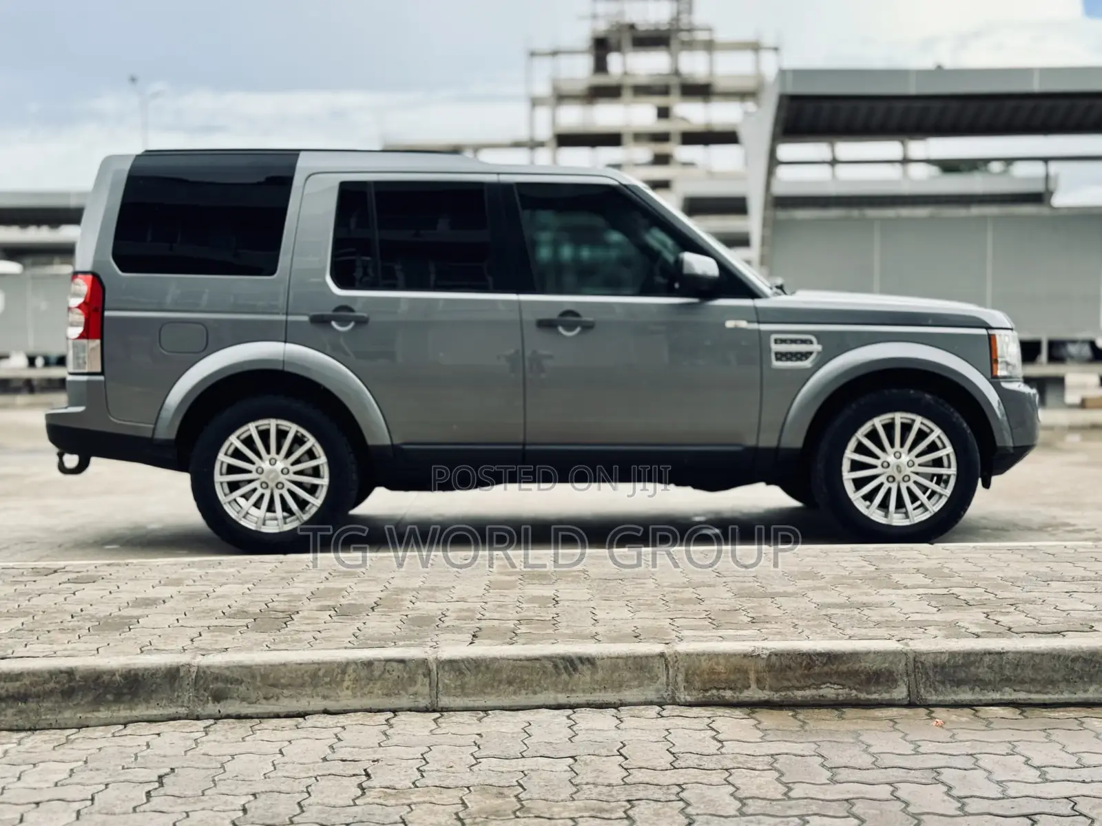 Land Rover Discovery 2013 Gray