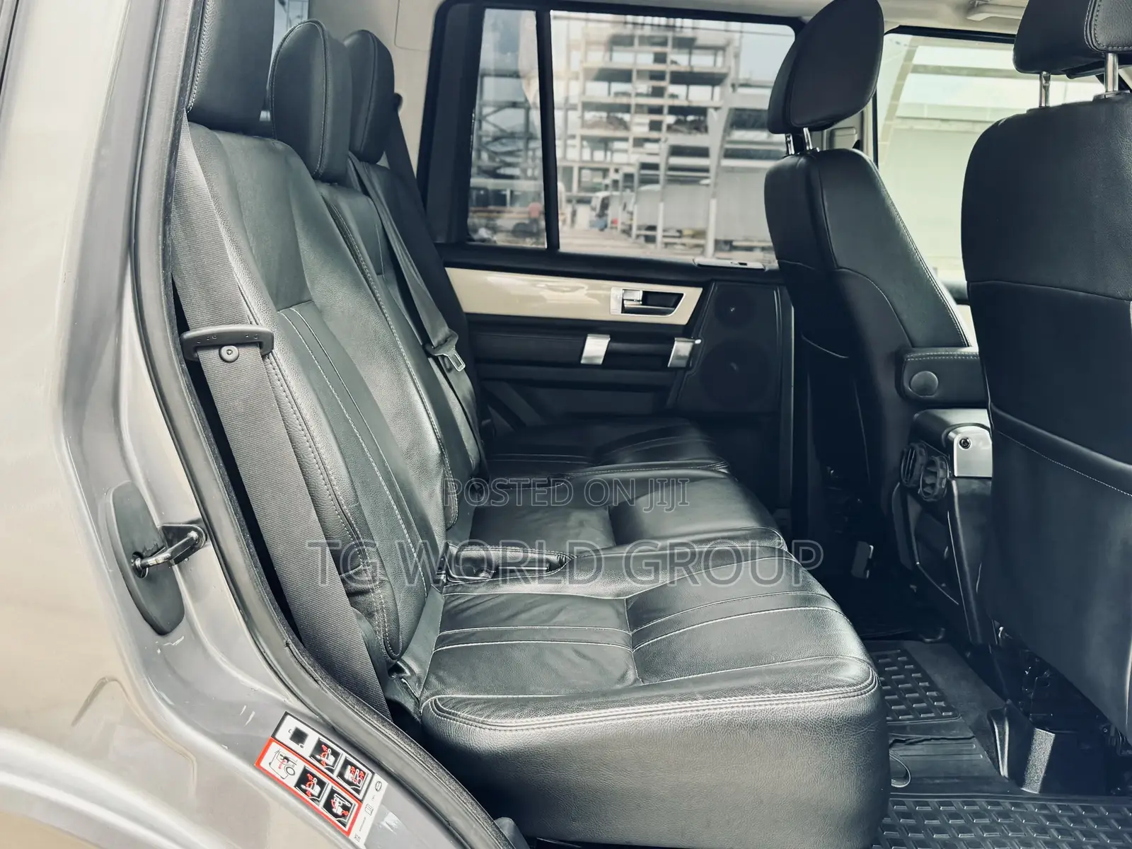 Land Rover Discovery 2013 Gray