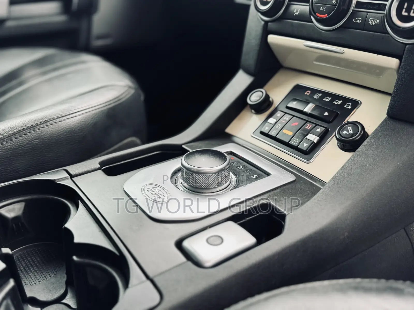 Land Rover Discovery 2013 Gray