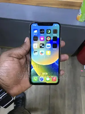 Apple iPhone X 64 GB White