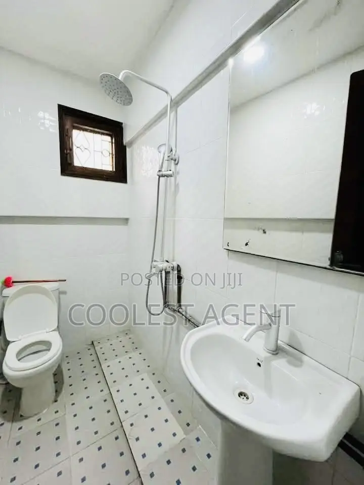 6bdrm Duplex in Upanga, Kinondoni for rent