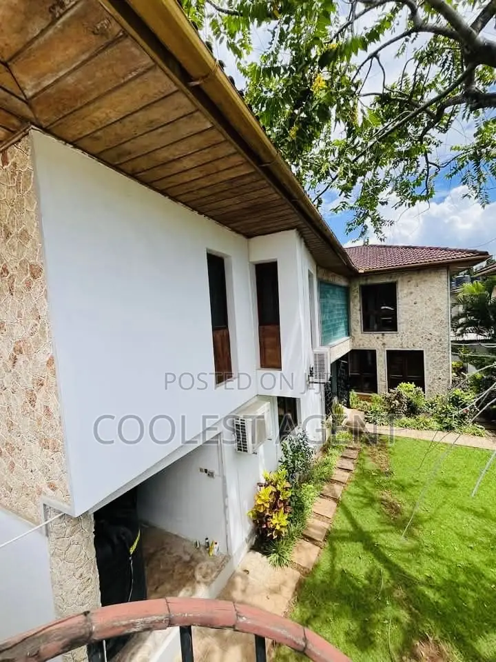 6bdrm Duplex in Upanga, Kinondoni for rent