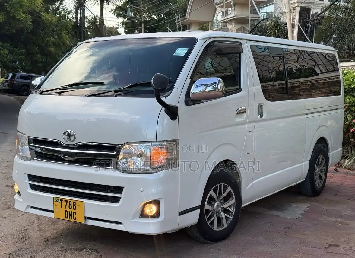 Toyota HiAce 2011 White