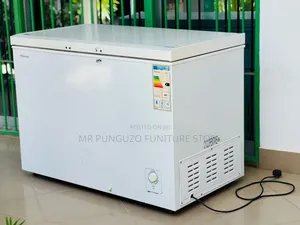 Hisense Freezer // 310l // Bei 750,000