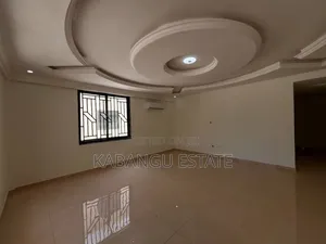 5bdrm Villa in Oysterbay for rent