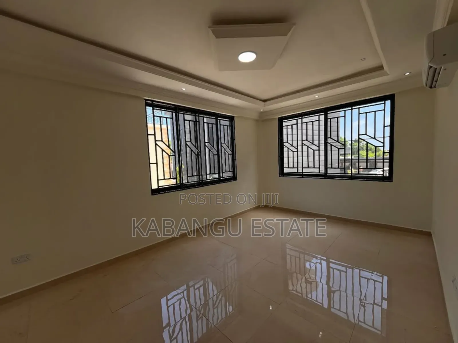 5bdrm Villa in Oysterbay for rent