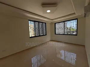 5bdrm Villa in Oysterbay for rent