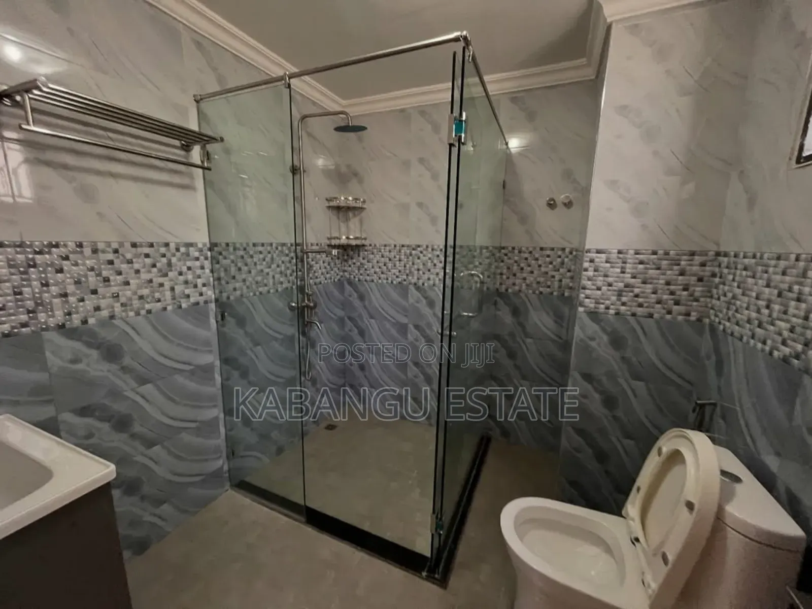 5bdrm Villa in Oysterbay for rent
