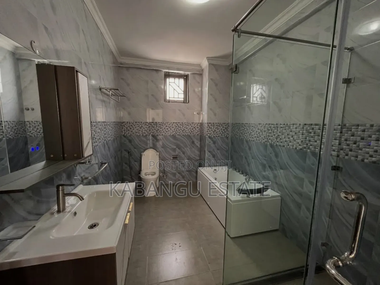 5bdrm Villa in Oysterbay for rent