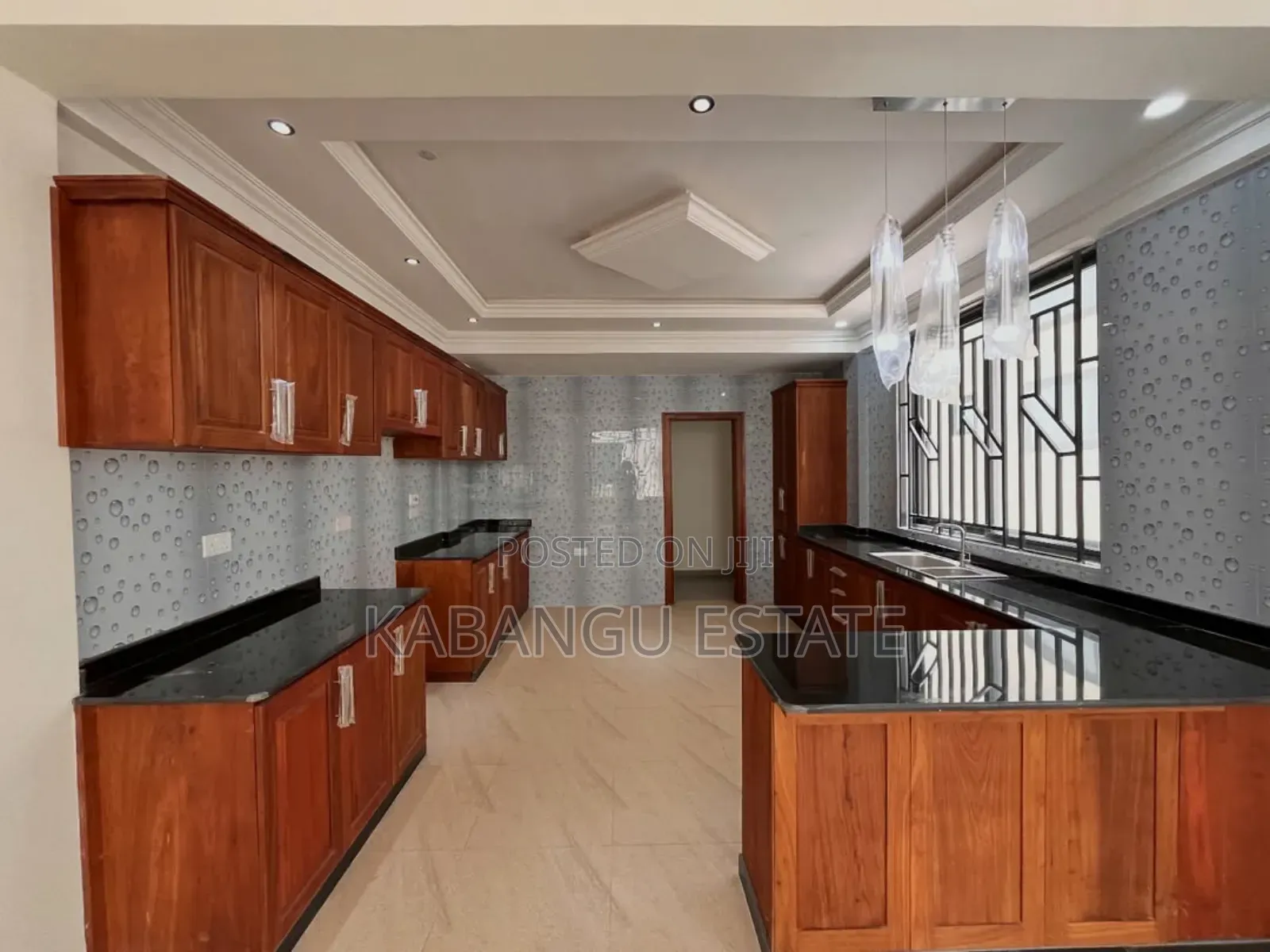 5bdrm Villa in Oysterbay for rent