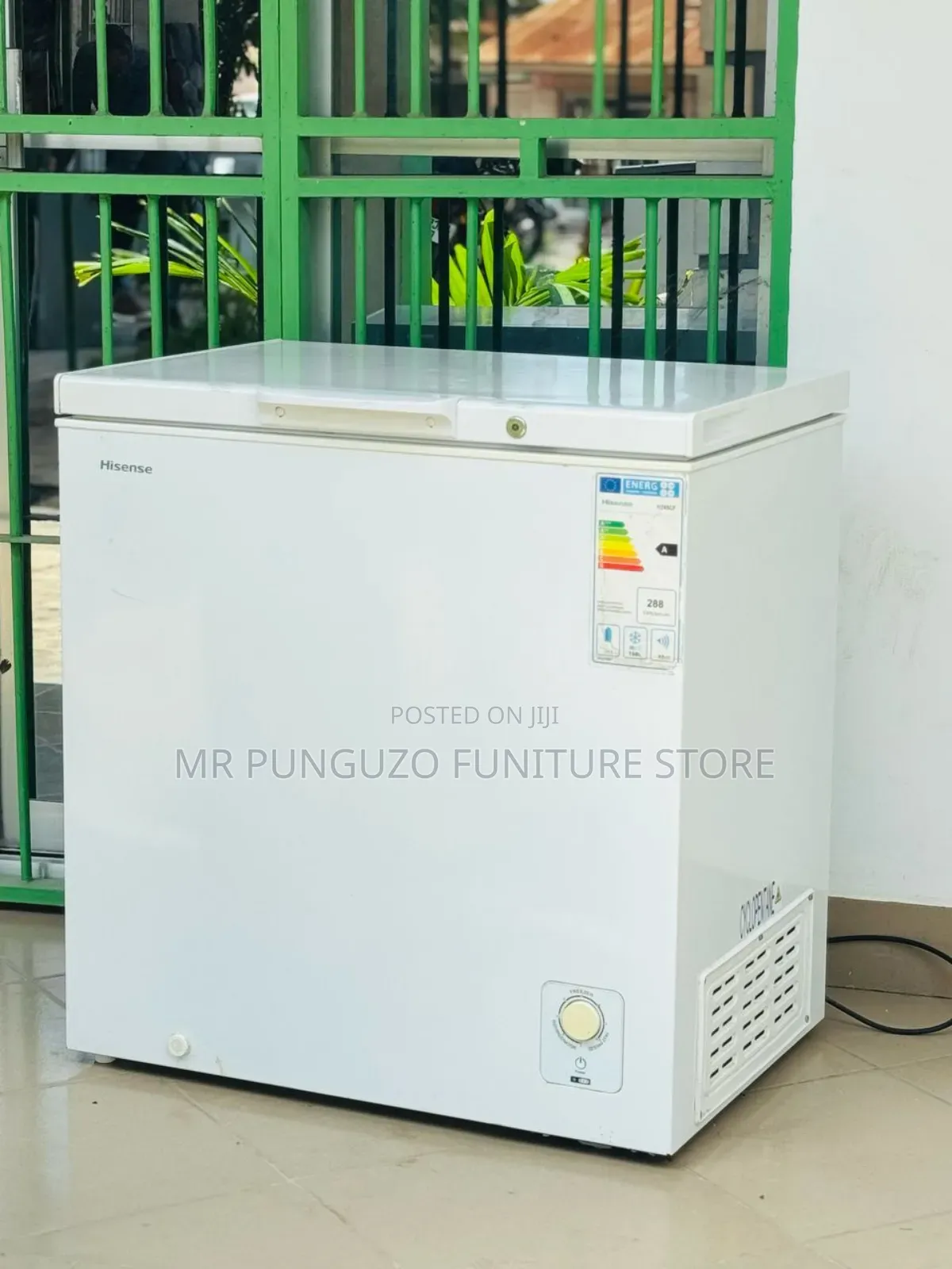 Hisense Freezer // 250l // Bei 650,000