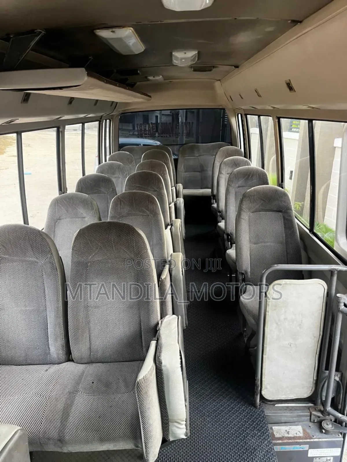 Mitsubishi Fuso Rosa 1998 White
